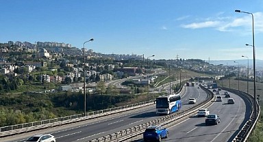 Bayram tatiliyle birlikte trafik yoğunluğu başladı