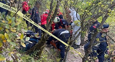 Define ararken ölen baba oğul defnedildi