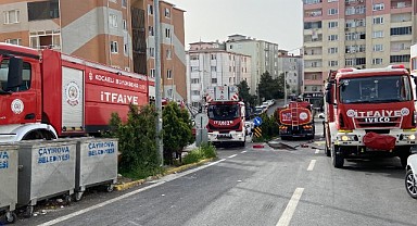 Gebze’de yangın! Apartman alevlere teslim oldu