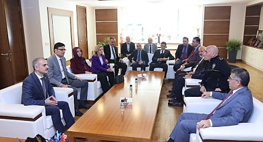 Kaymakam Önal ve kurum müdürleri Çiftçi’yi ziyaret etti