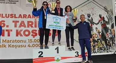 Kocaelili atletler Bursa’dan kupa ile döndü
