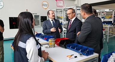 Vali Yavuz ve Vali Pehlivan, yenilik merkezini inceledi