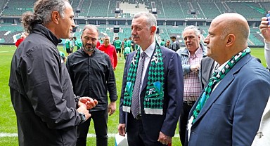 Büyükakın, Kocaelispor'a moral ziyaretinde bulundu