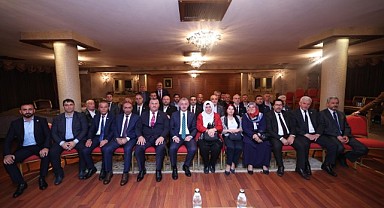Büyükakın, makamında muhtarları ağırladı