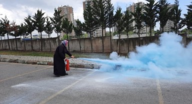 Büyükşehir İtfaiyesi Gebze’de yangın eğitimi verdi