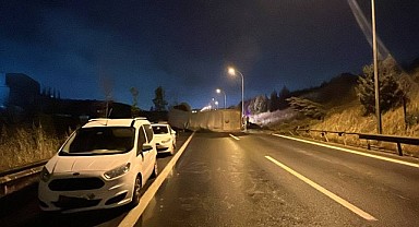 Çayırova'da tır devrildi! Sürücü yaralandı