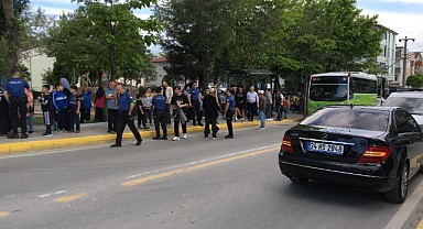 Çocuk parkında bıçaklı kavga! 2 kişi yaralandı