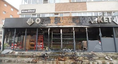 Darıca’da bir market cayır cayır yandı