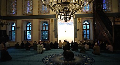 Eller semaya Filistin için açıldı