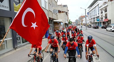 Gençler barış için pedal çevirdi