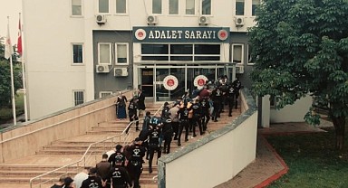 Göçmen kaçakçılarına eş zamanlı operasyon! 21 kişi tutuklandı