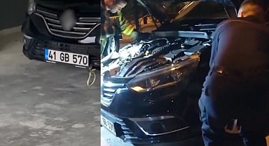 İzmit'te yılan paniği! Otomobilin içine girdi