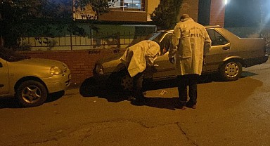 Motosikletli saldırgan, binayı kurşunladı!