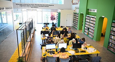 Öğrenciler sınava Kitap Kahve’de hazırlanıyor