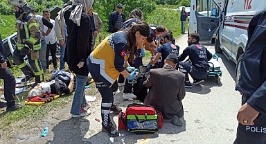 Tüp yüklü kamyon ticari araca çarptı! 5 kişi yaralandı