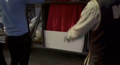 Yolcu bagajında 50 koli makaran yakalandı!