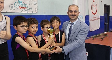 Çayırova'nın gururu cimnastikçiler madalyaları topladı