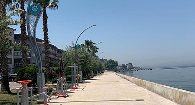 Değirmendere sahiline dekoratif aydınlatma yapıldı