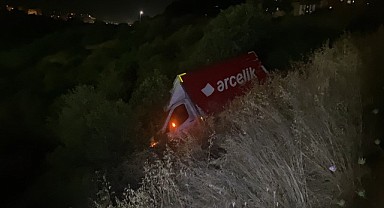 Freni boşalan kamyon uçurumdan aşağı uçtu!
