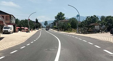 İzmit Caddesine yol çizgisi çekildi