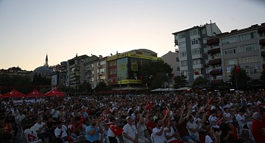 Kent Meydanında çifte bayram coşkusu yaşandı