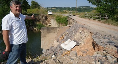 Sel sebebiyle çöken köprü yıkım tehlikesiyle karşı karşıya