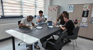 Bu merkezde eğitimle engeller aşılıyor
