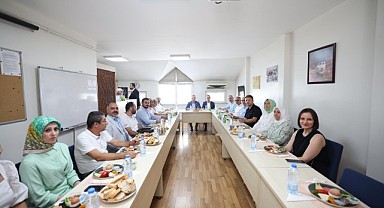 Büyükkakın, “Şehrimizde bulunan herkese kulak veriyoruz”