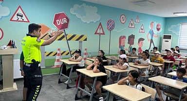 Çocuklar bu parkta, trafik kurallarını öğreniyor