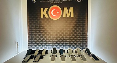 Gümrük kaçağı 15 telefon ele geçirildi!