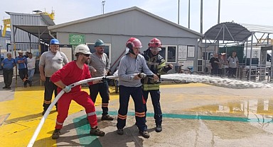 İtfaiye ekipleri firmalara acil durum eğitimi veriyor