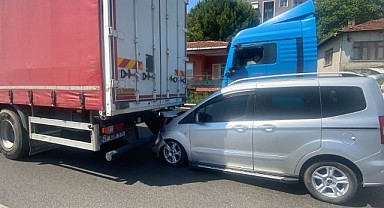 İzmit’te zincirleme kaza! 4 kişi yaralandı
