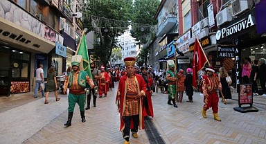 Mehter Takımı İzmit’te yürüyüş yaptı