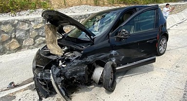 Savrulan otomobil bariyere çarparak durdu!