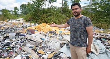 Şehrin göbeğindeki boş araziyi çöplüğe çevirdiler!