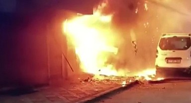 5 katlı binada yangın paniği! Küle döndü