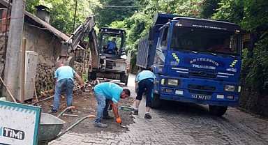 Büyükşehir, bakımsız yol kaldırım bırakmıyor!