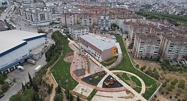 Duyu Bahçesi’nde kauçuk serimi başladı