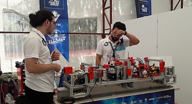 Gençler Hyperloop Geliştirme Yarışması'nda ter döküyor