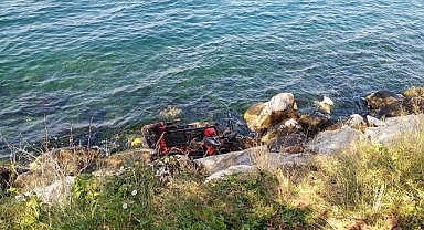 Motosiklet devrildi! 3 kişi yaralandı