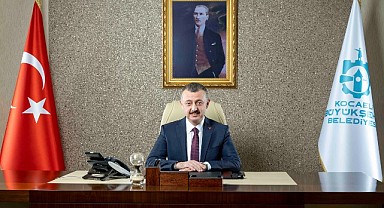 Büyükakın, “Bilgi insanı meyve veren bir ağaç haline getirir”