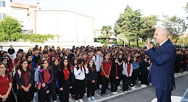 Büyükgöz ve Özyiğit, bayrak törenine katıldı