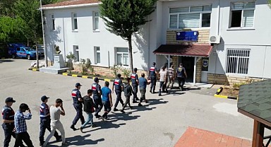 Fındık hırsızları kıs kıvrak yakalandı!