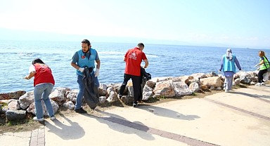 Hereke sahilinde kıyı ve deniz temizliği yapıldı
