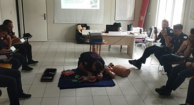 İtfaiyeciler ilk yardım eğitimi aldı, bilgiler tazelendi