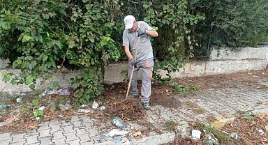 Taşkınları önlemek için yağmur suyu giderleri temizleniyor