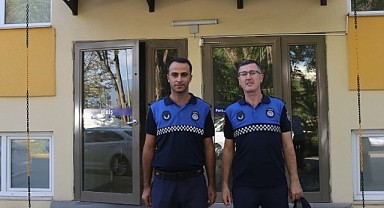 Zabıta ekipleri içinde 700 bin TL olan çanta buldu!