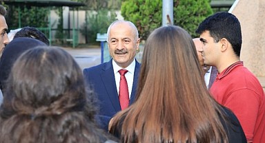 Büyükgöz öğrencileri kitap fuarına davet etti