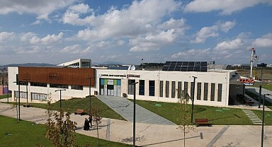 Çayırova Belediyesi binlerce kitabı okurlarla buluşturuyor