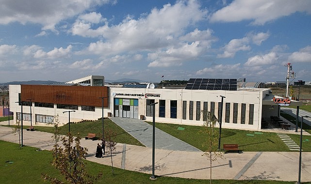 Çayırova Belediyesi binlerce kitabı okurlarla buluşturuyor